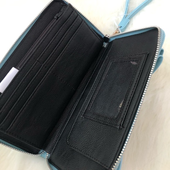 Betsey Johnson NWT Blue Bow Wallet With Wristlet - Picture 7 of 7